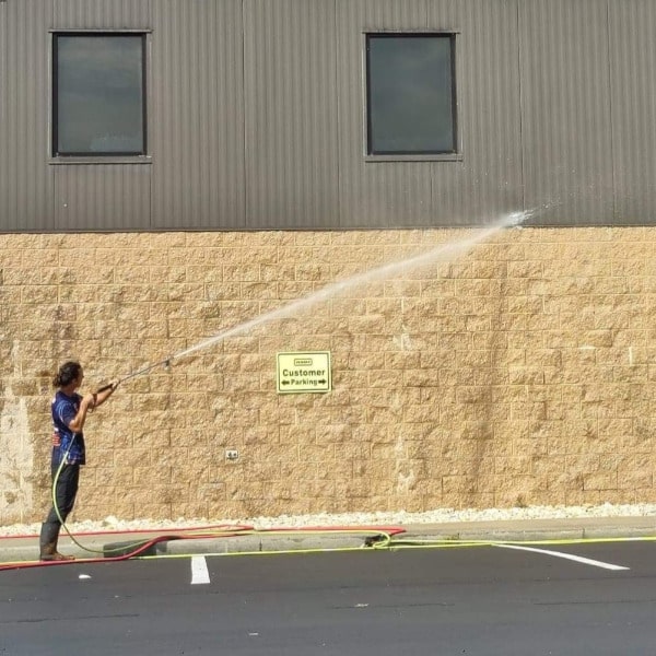 Commercial exterior cleaning