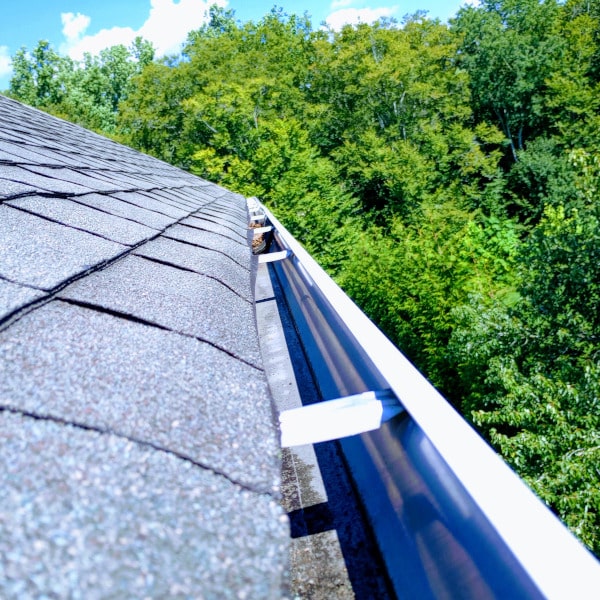 Gutter cleaning and brightening