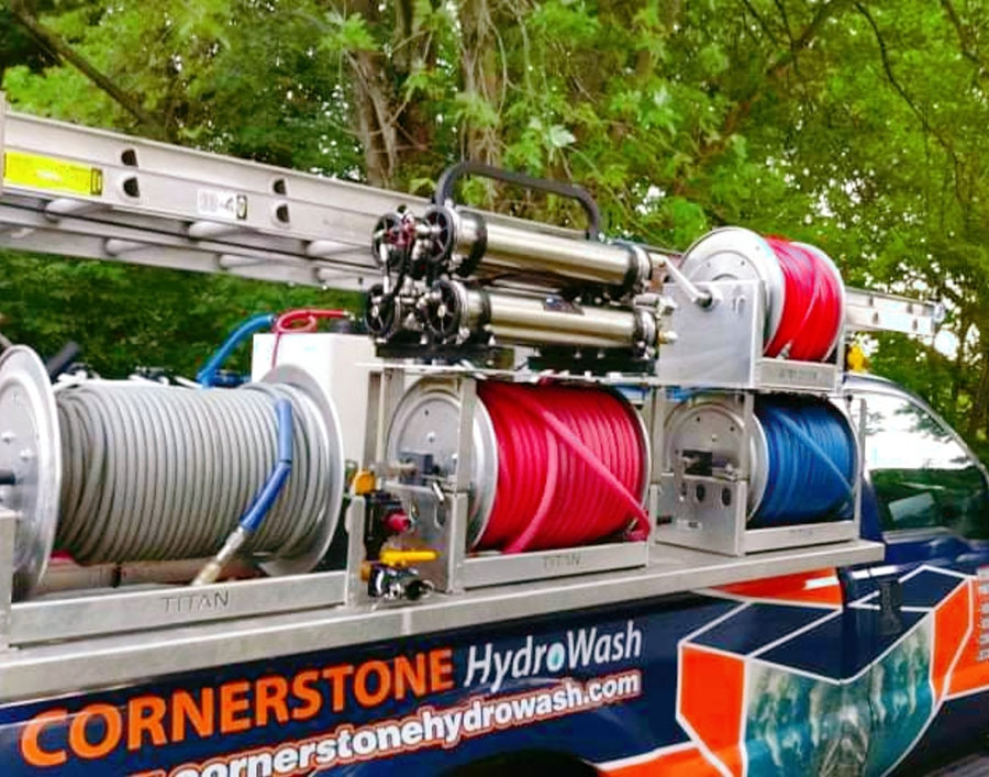 Window cleaning truck